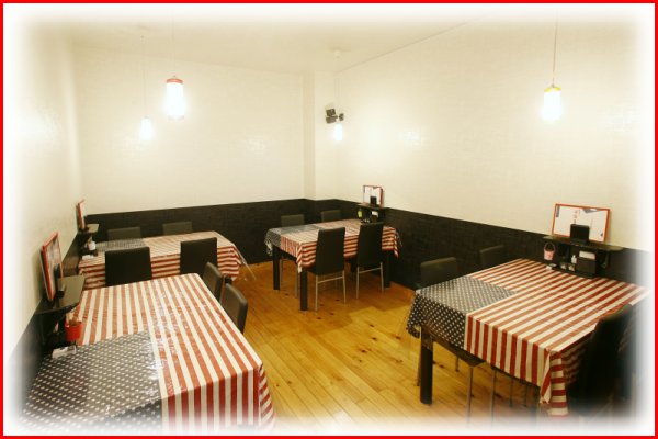 和メリカンダイナー神風　店内写真２